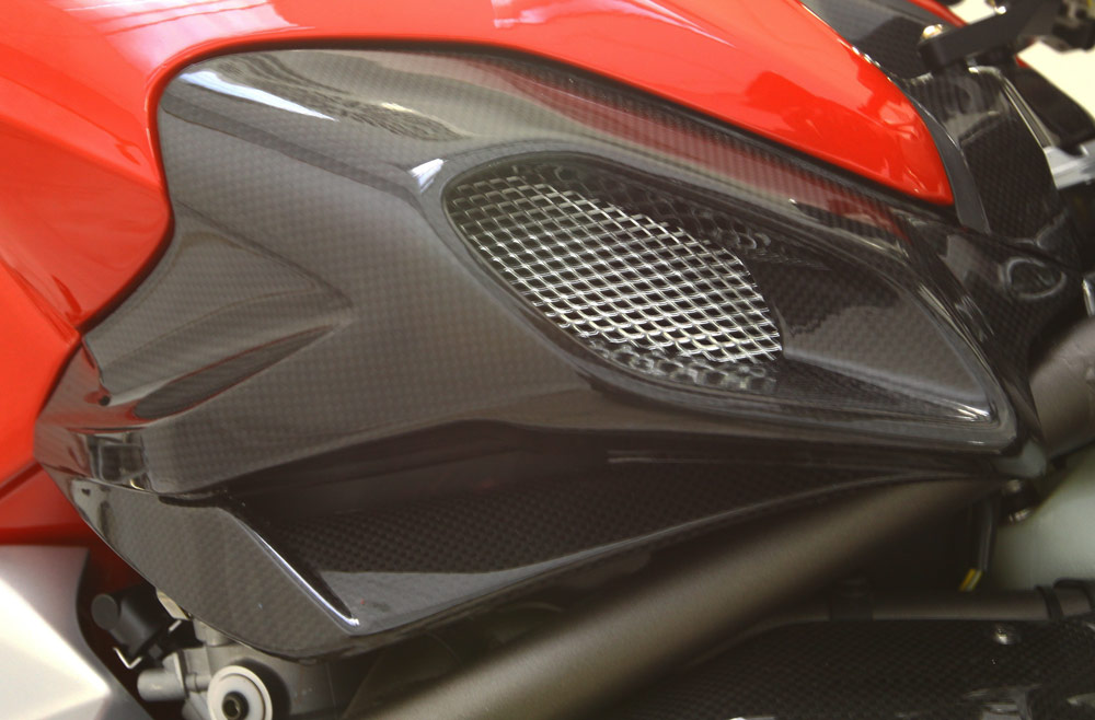 Air box cover right