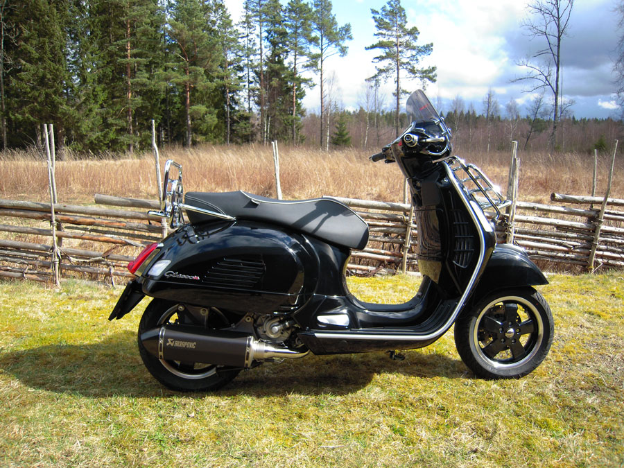 Vespa GTS 300 Super Eleganza - 2023 (såld)