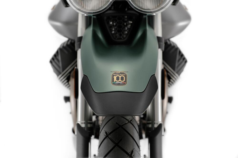 Moto Guzzi V85 TT Centerario - 2021 - 6