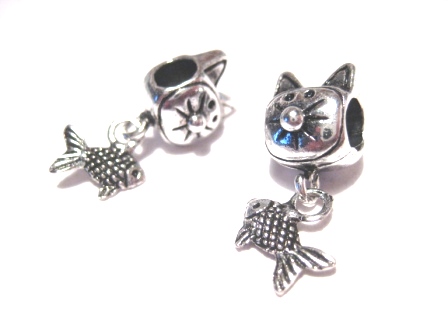 Bead / pendant--Cat with fish - 2
