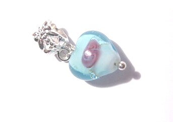 Bead / Pendant,  lampwork heart Ltblue