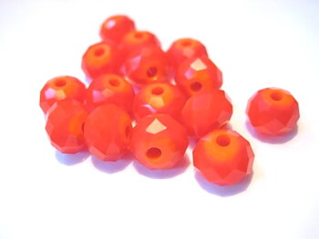 Faceted,  opak orange  8mm