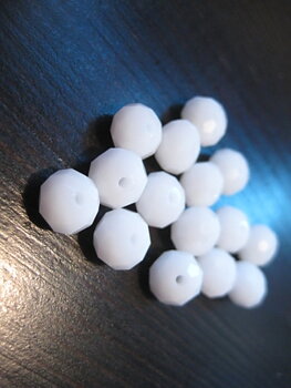 Facetterad rondell , Opak vit 8mm