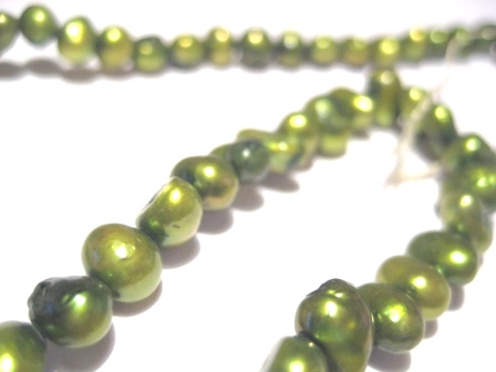 Freshwater Pearls - Potato 6-7mm , dark olive