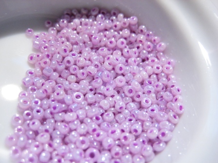 Seedbeads -pearl purple 11/0 2mm