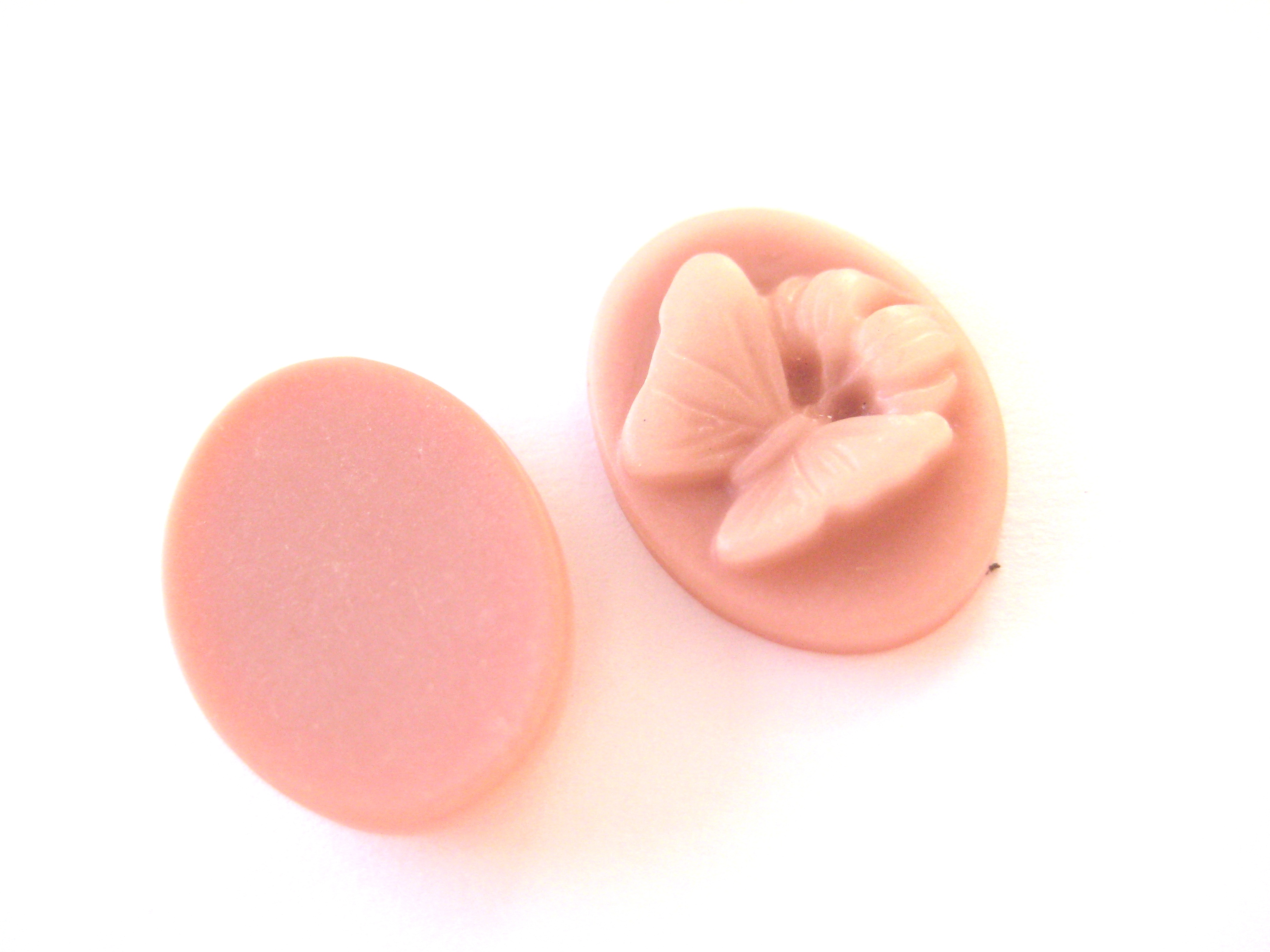 Cabochon in resin, butterfly 18mm