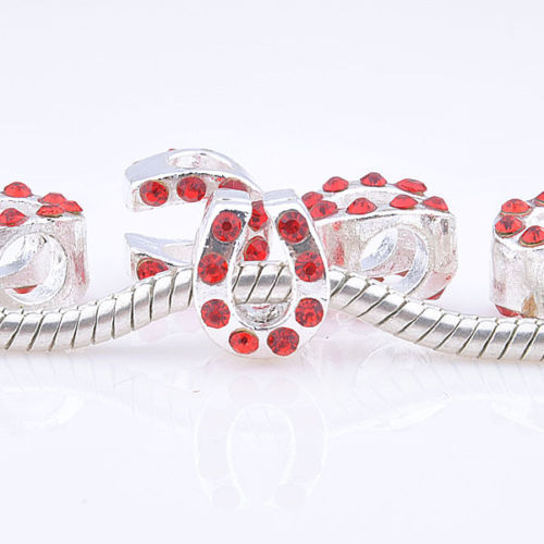 Bead / pendant--horseshoe red