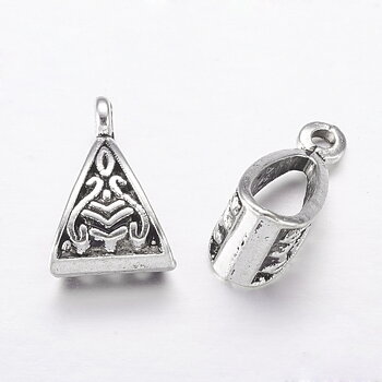 Connector / bail  silver triangel