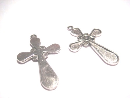 Berlock i Antiksilver - Kors