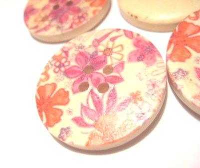 Wood buttons, 30mm   flowers