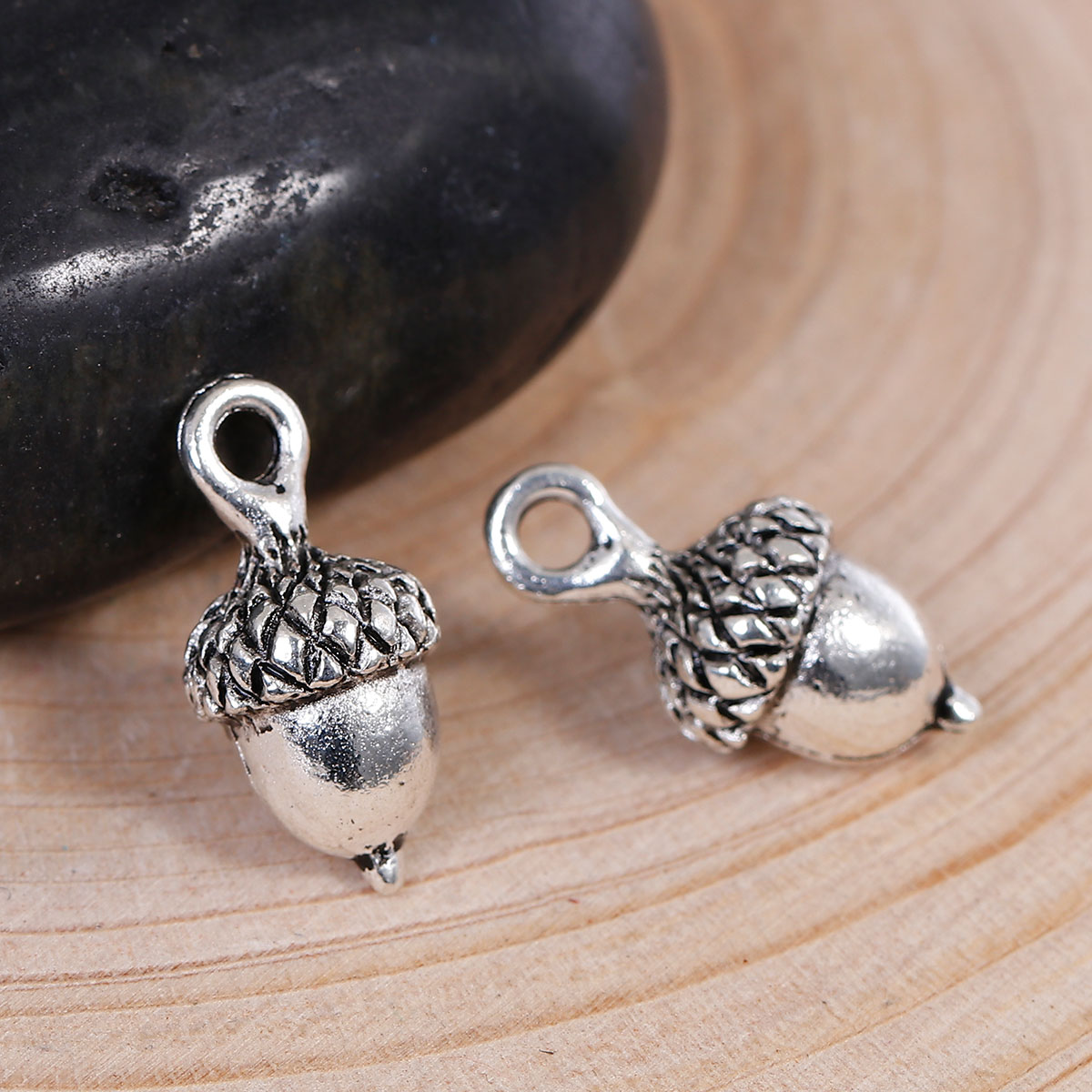 Charm - Acorn Silver - 2