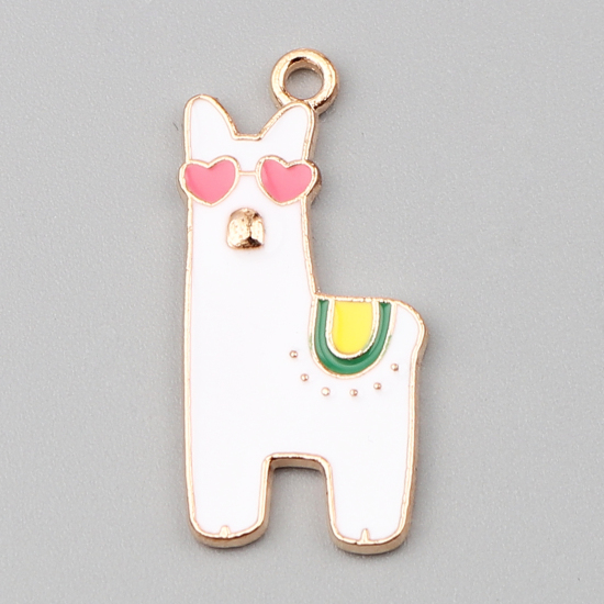 Charm  enameld Alpaca white
