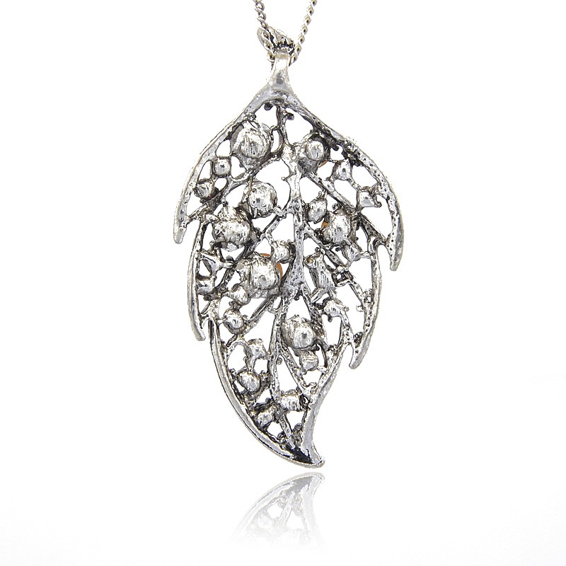 Berlock - Stort silverpläterat löv,  röda Rhinestones - 2