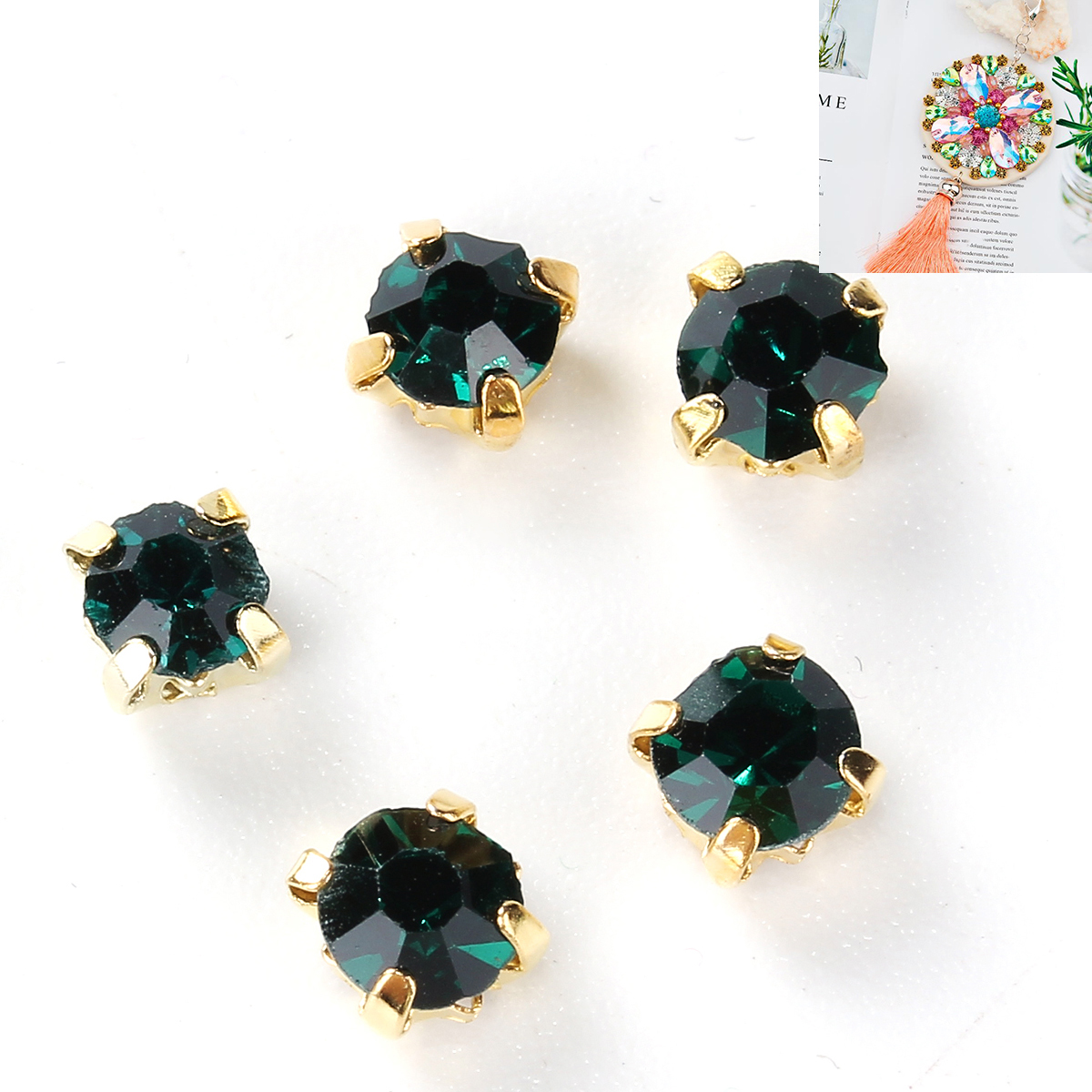 Montees / krysspärlor / Sew-ons. 4mm Guld,  Mörkgrön - 3