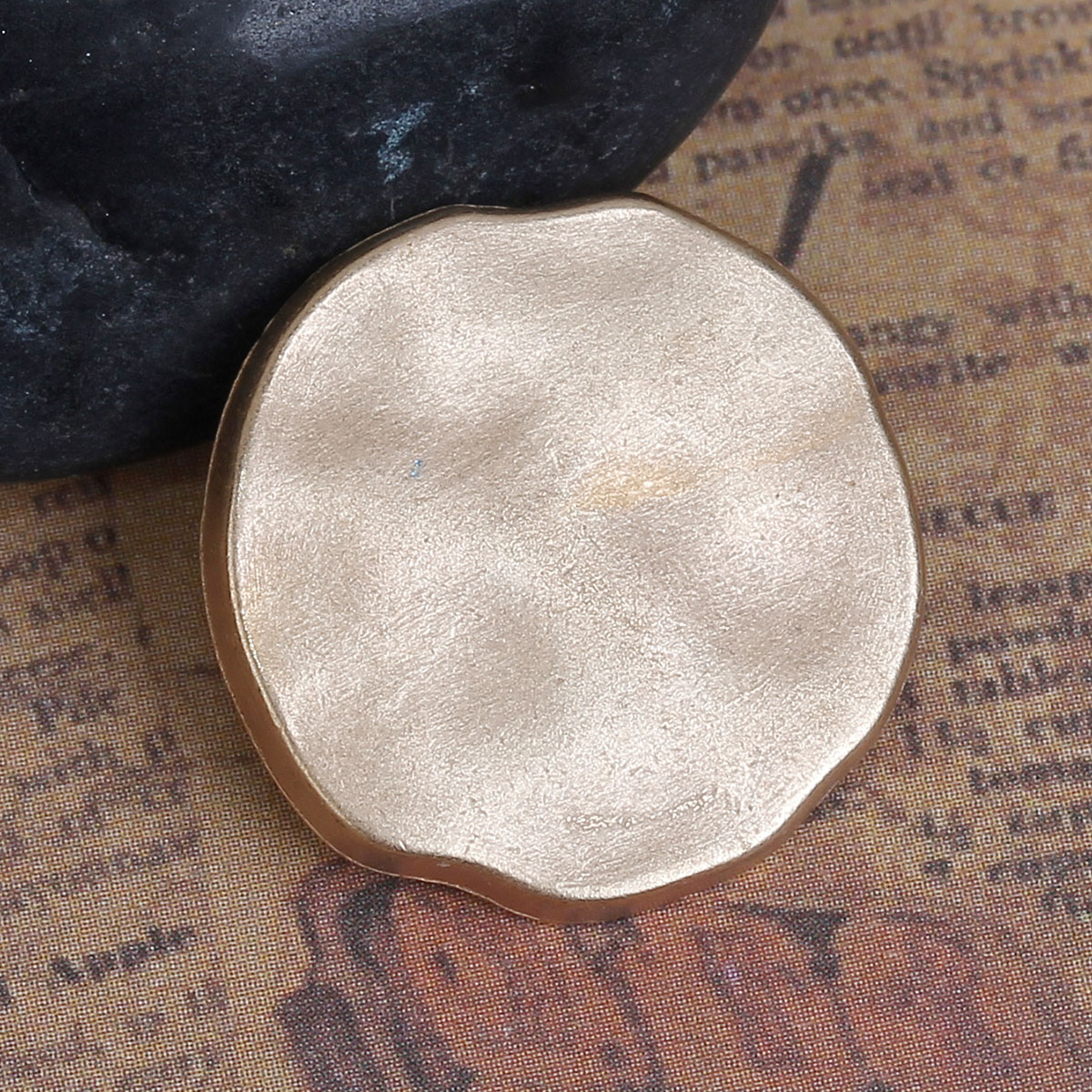 Buttons in the metal - Rose gold - irregular  round