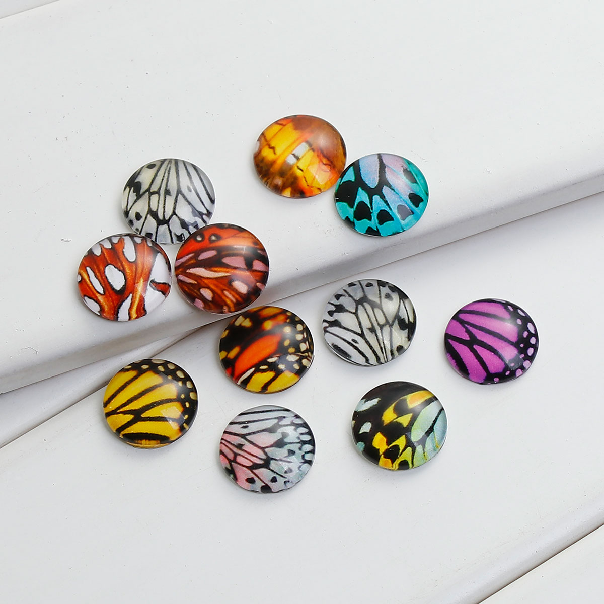 Cabochon in glass  Round 12mm, butterfly wings