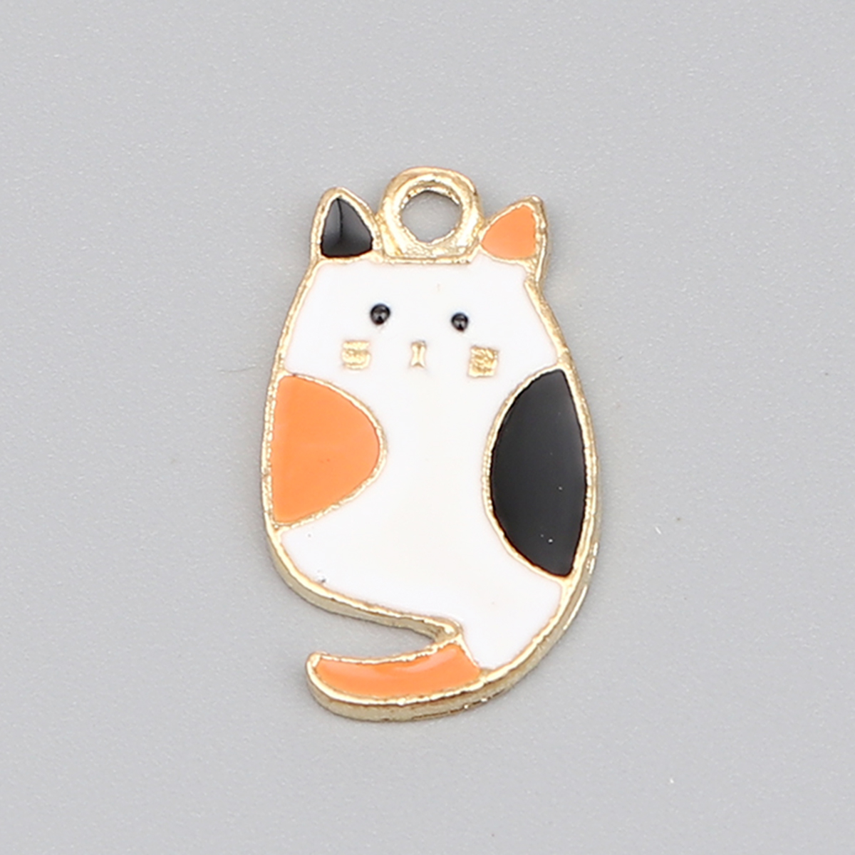 Charm   enameld cat  22mm