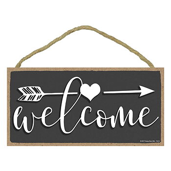 Wood hanging "Welcome " arrow
