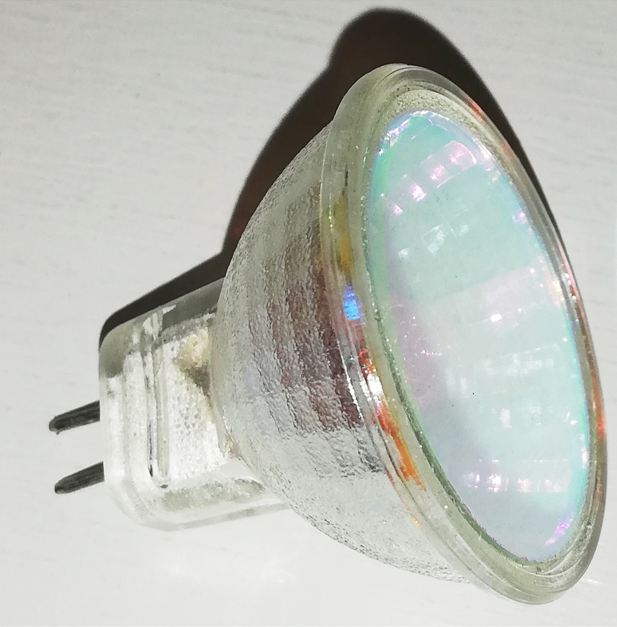 Halogenlampa. Tvåstiftstyp  Grönt sken