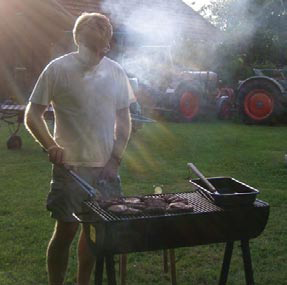JOE’s Half Barrel 20" BBQ Grill - 2