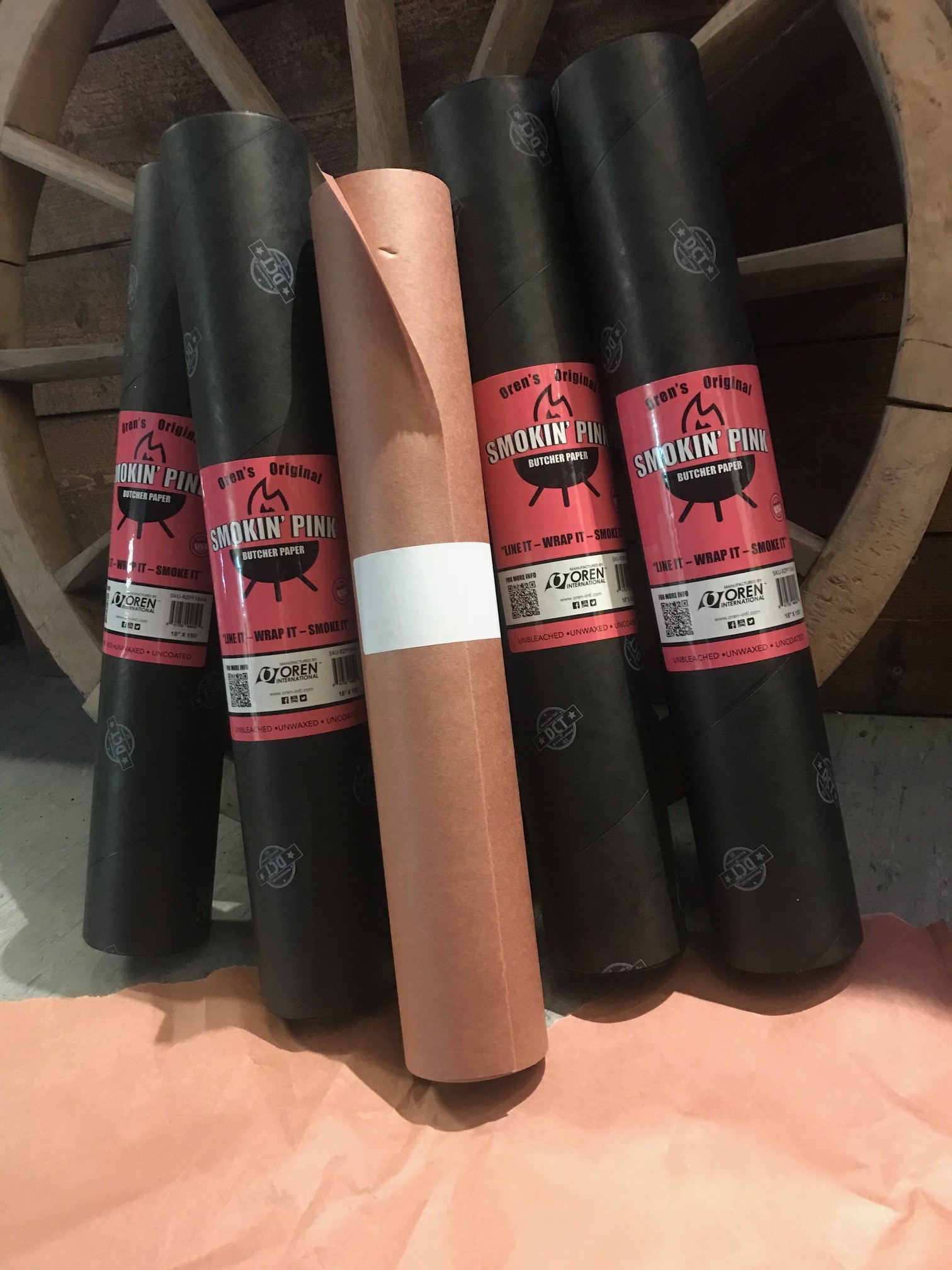 Pink Peach Butcher Paper på Rulle. 45,7m x 61cm.