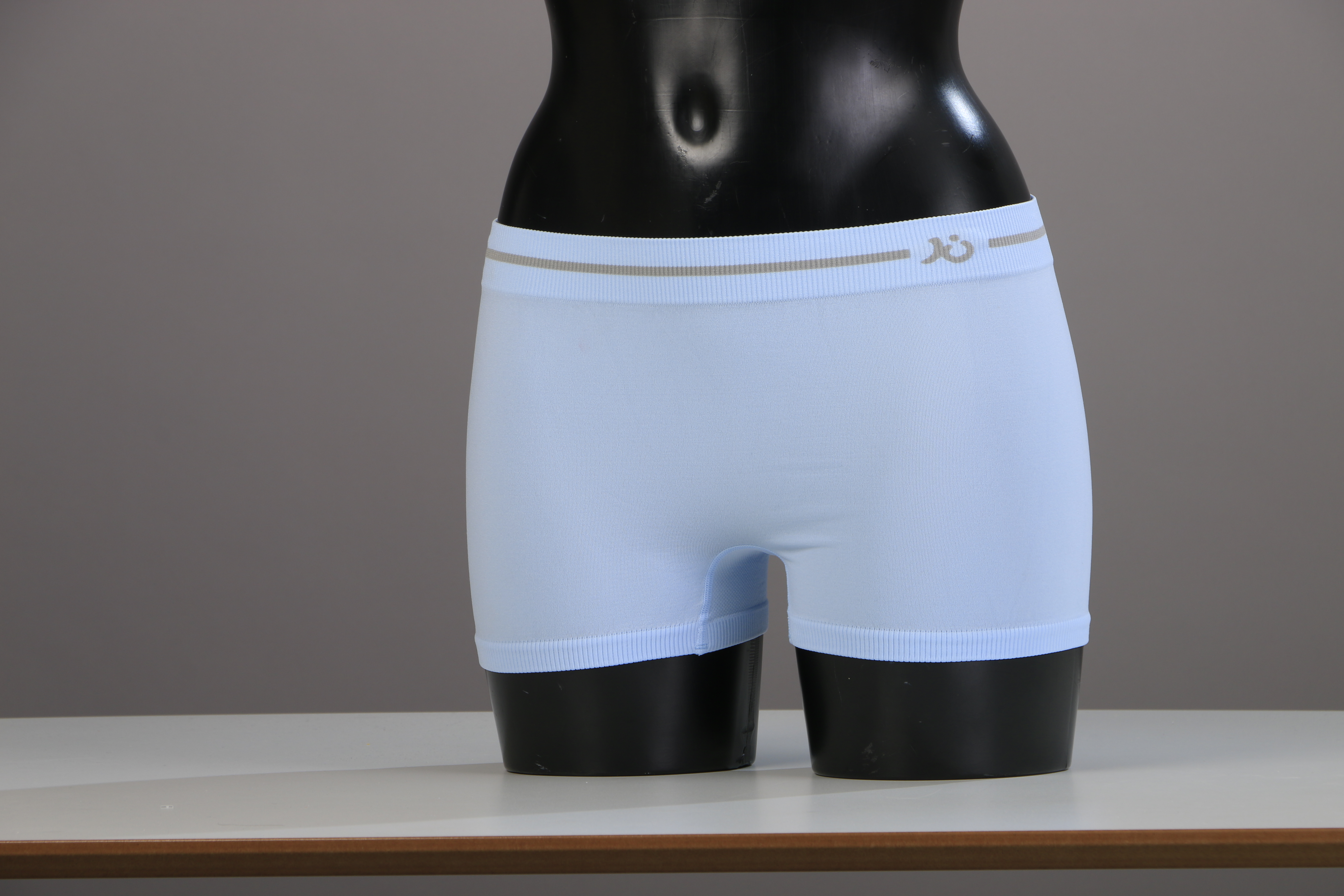 KIU Boxer - 4