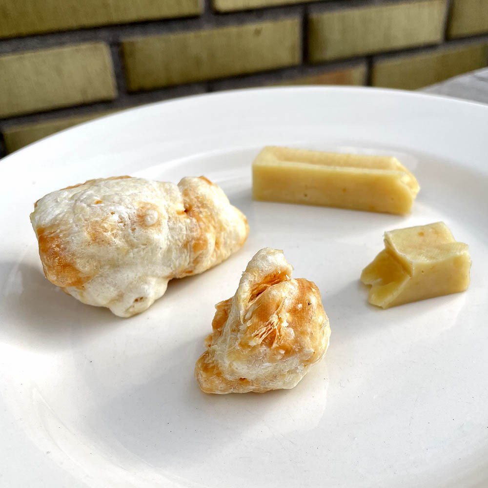 Cheese bone popcorn for the dog