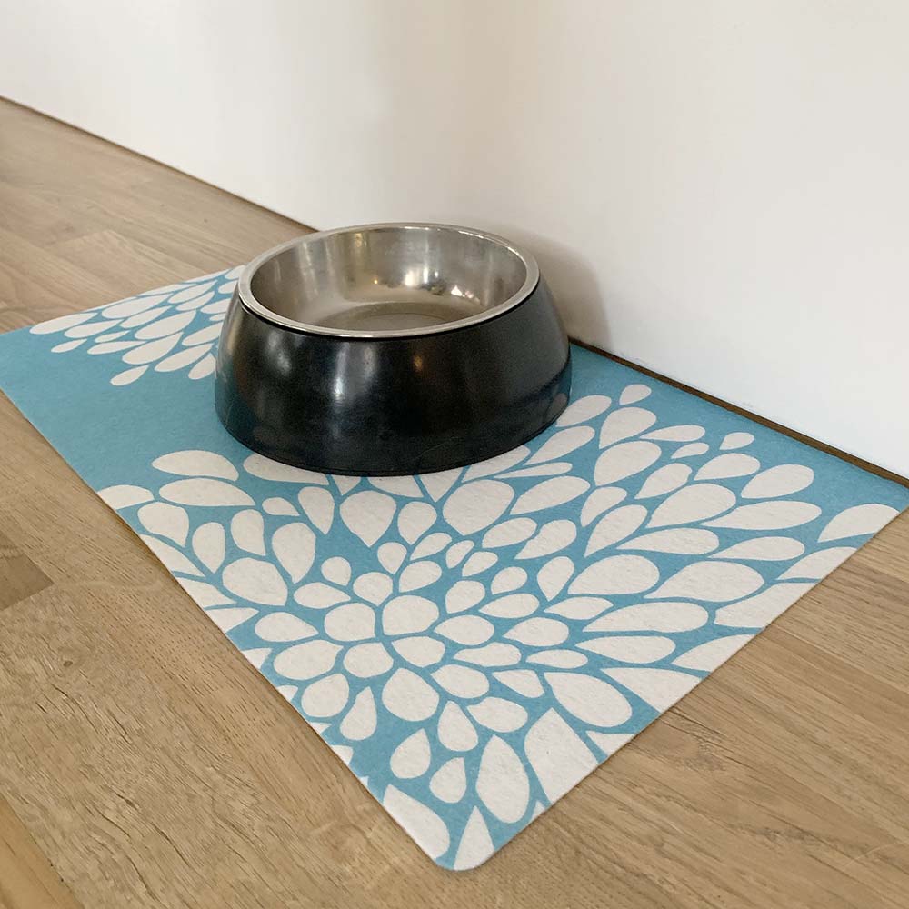 Drymate Pet bowl place mat - light blue