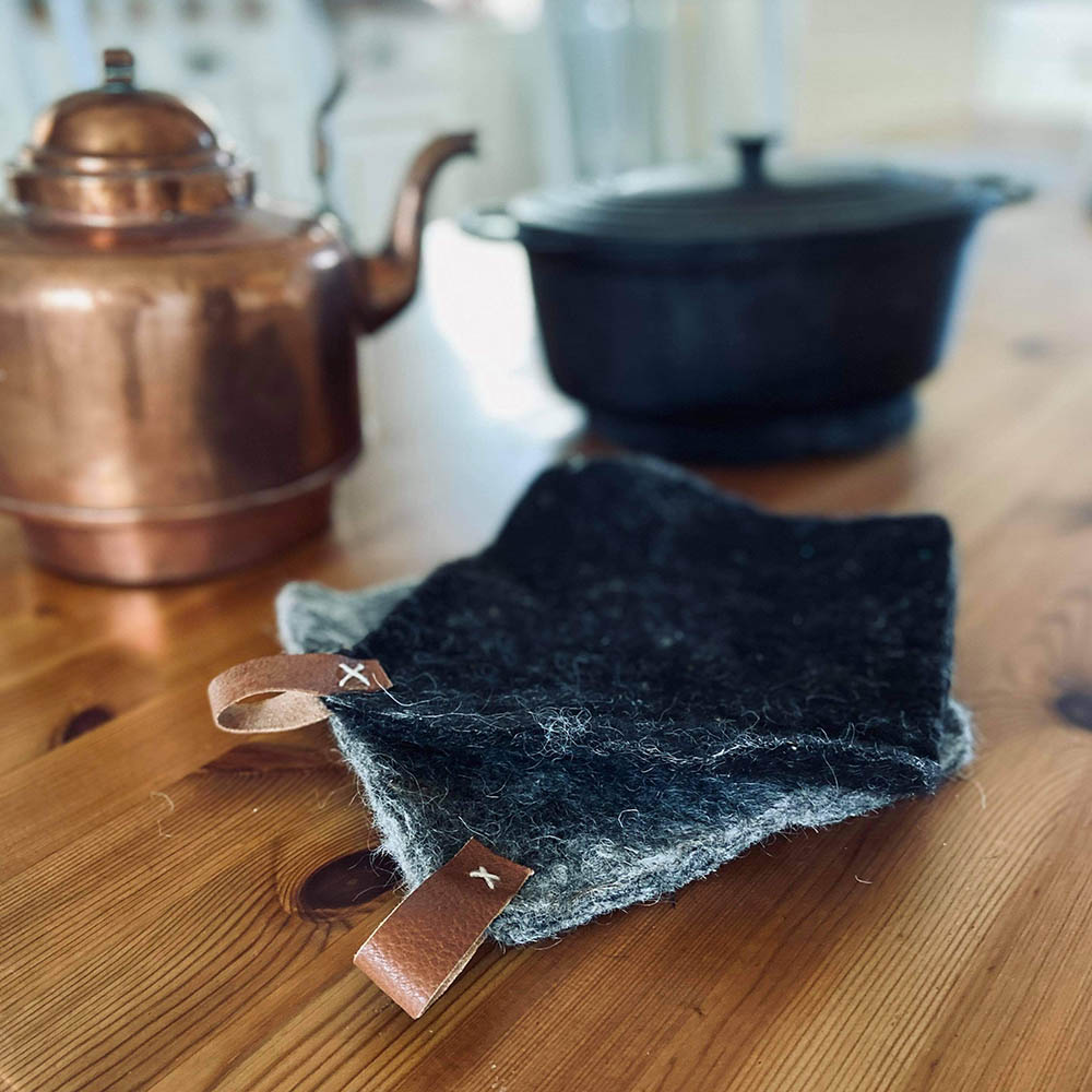 Pot holder of wool 2 pcs