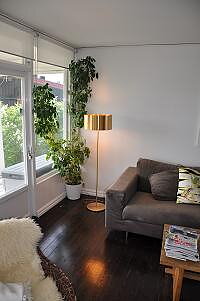 Oluce-Switch 306-golvlampa-svart