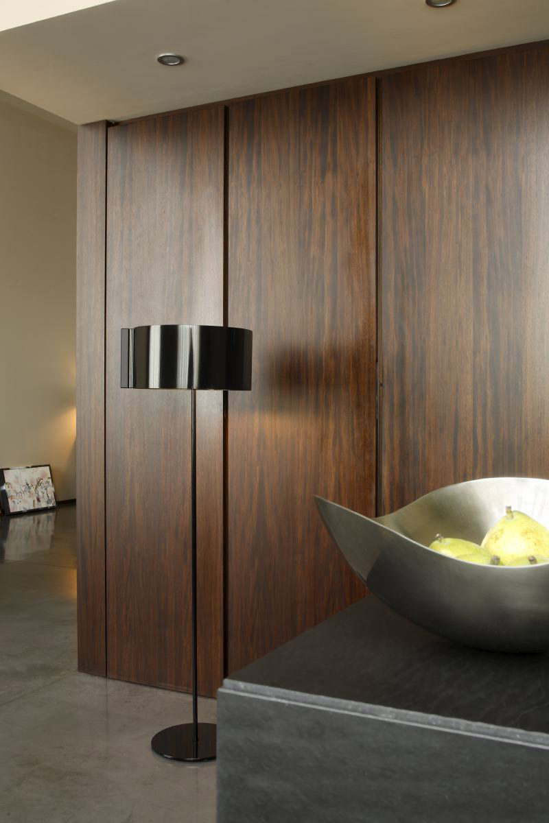 Oluce-Switch 306-golvlampa-svart - 2