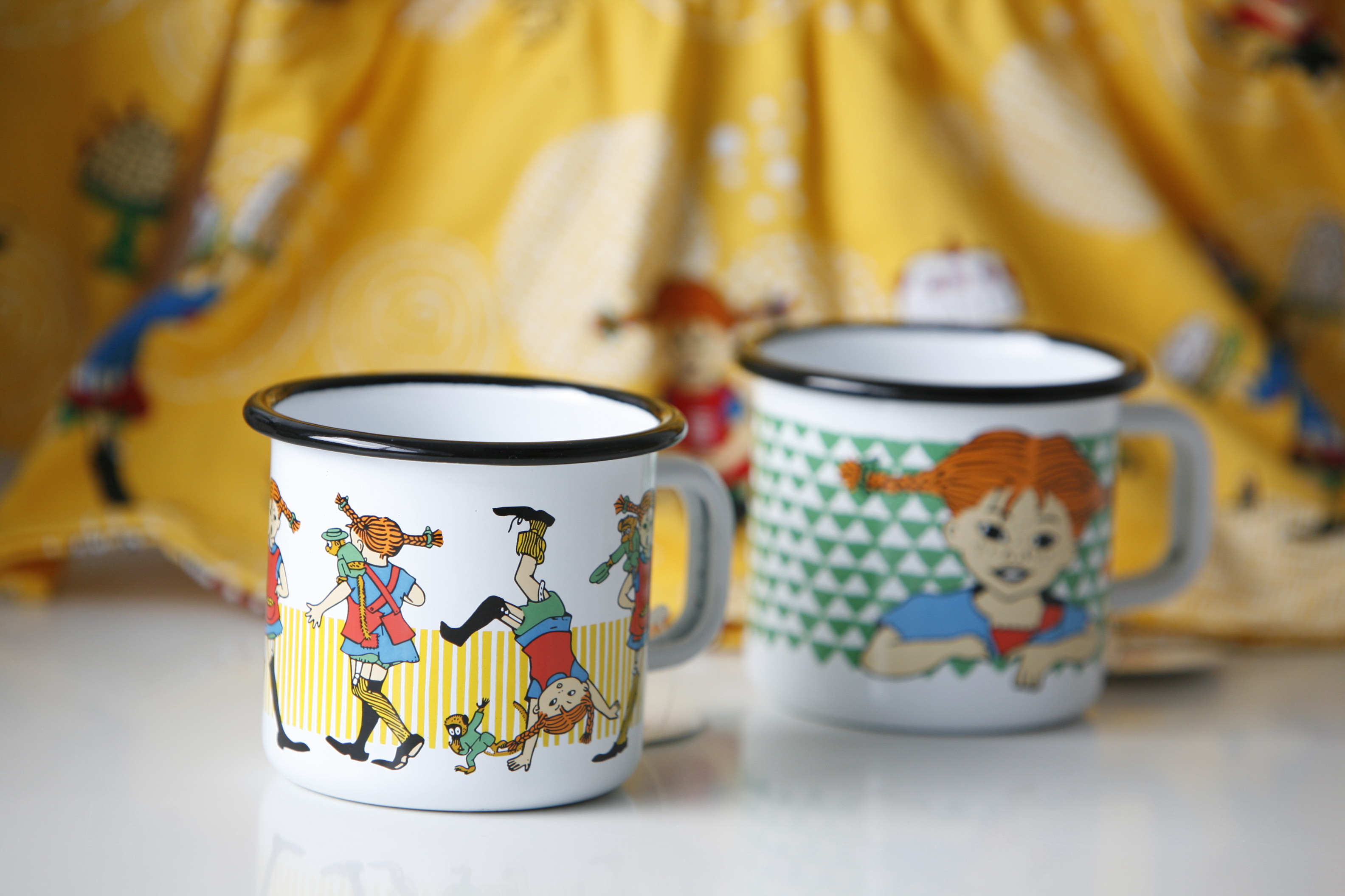 Pippi enamel mug, 3,7 dl - Pippi Longstocking, white - 5