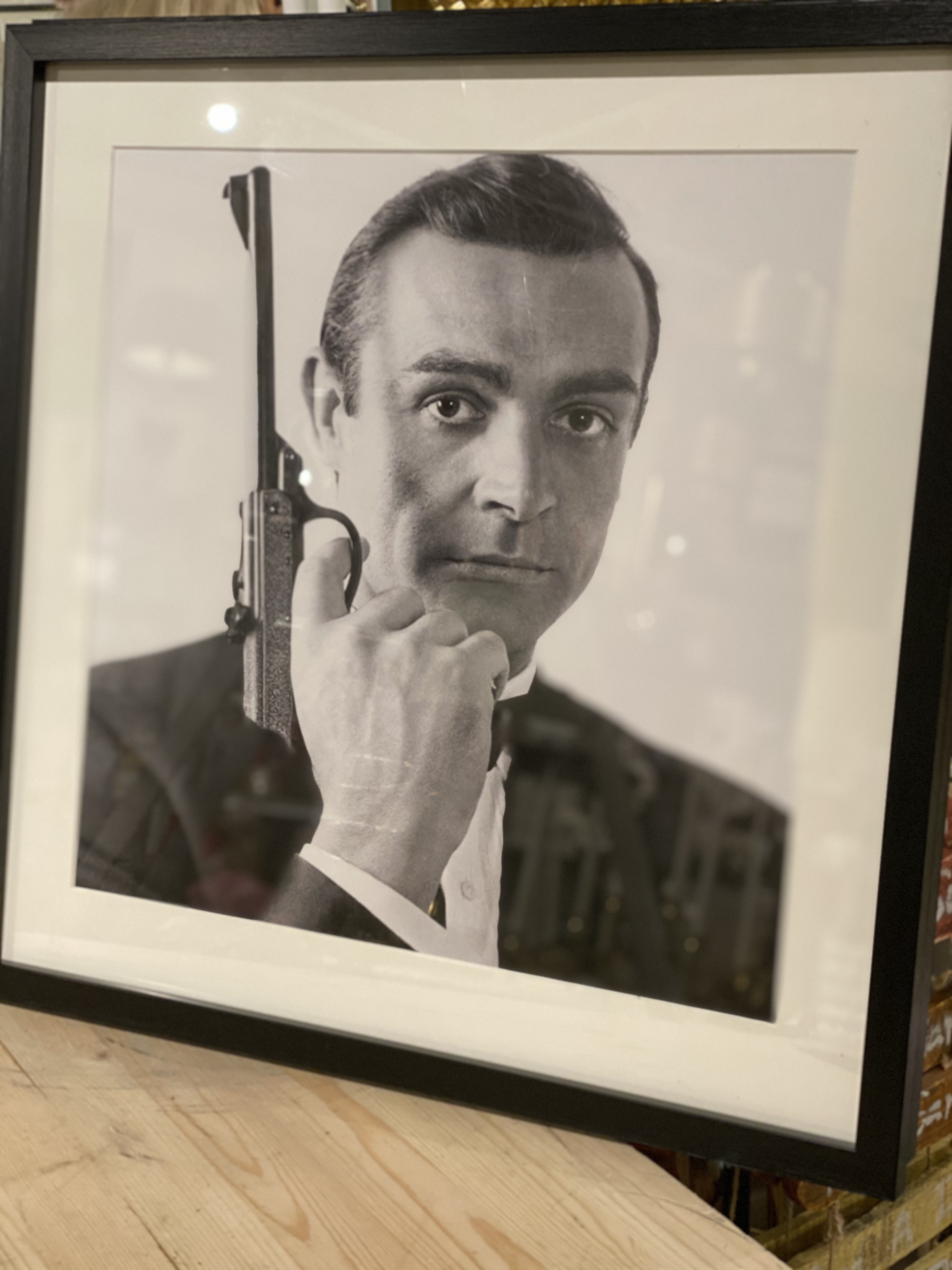 Tavla / Bond / Pistol