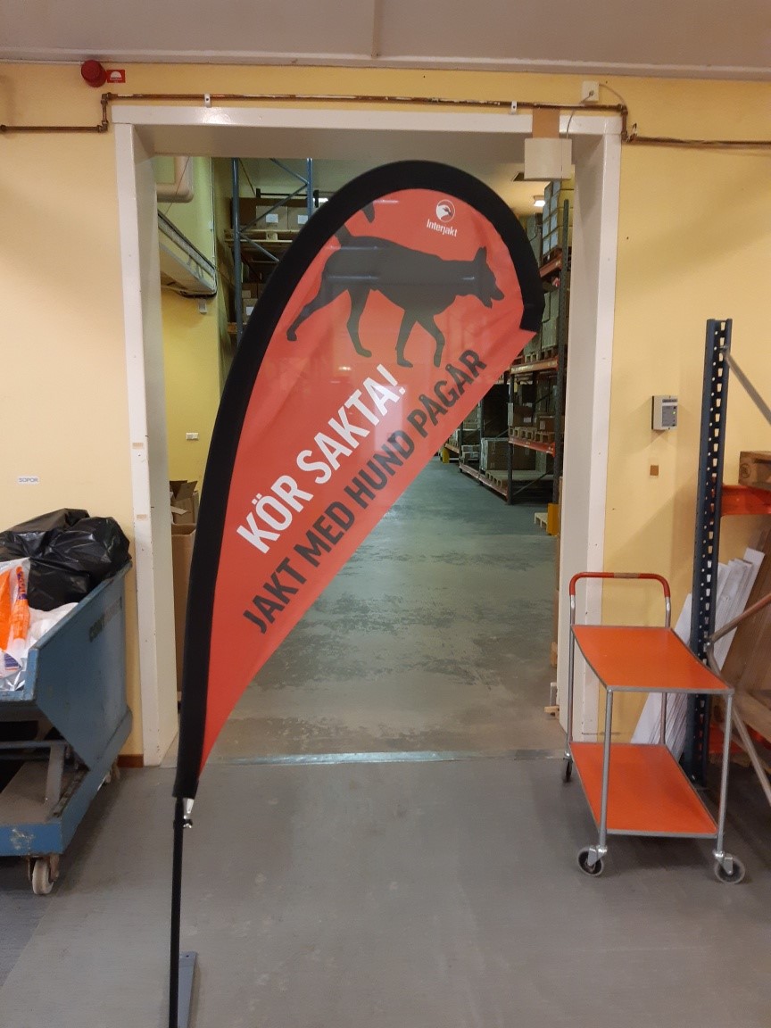 "Jaktpågår" Interjakt Beachflagga 210cm - 3