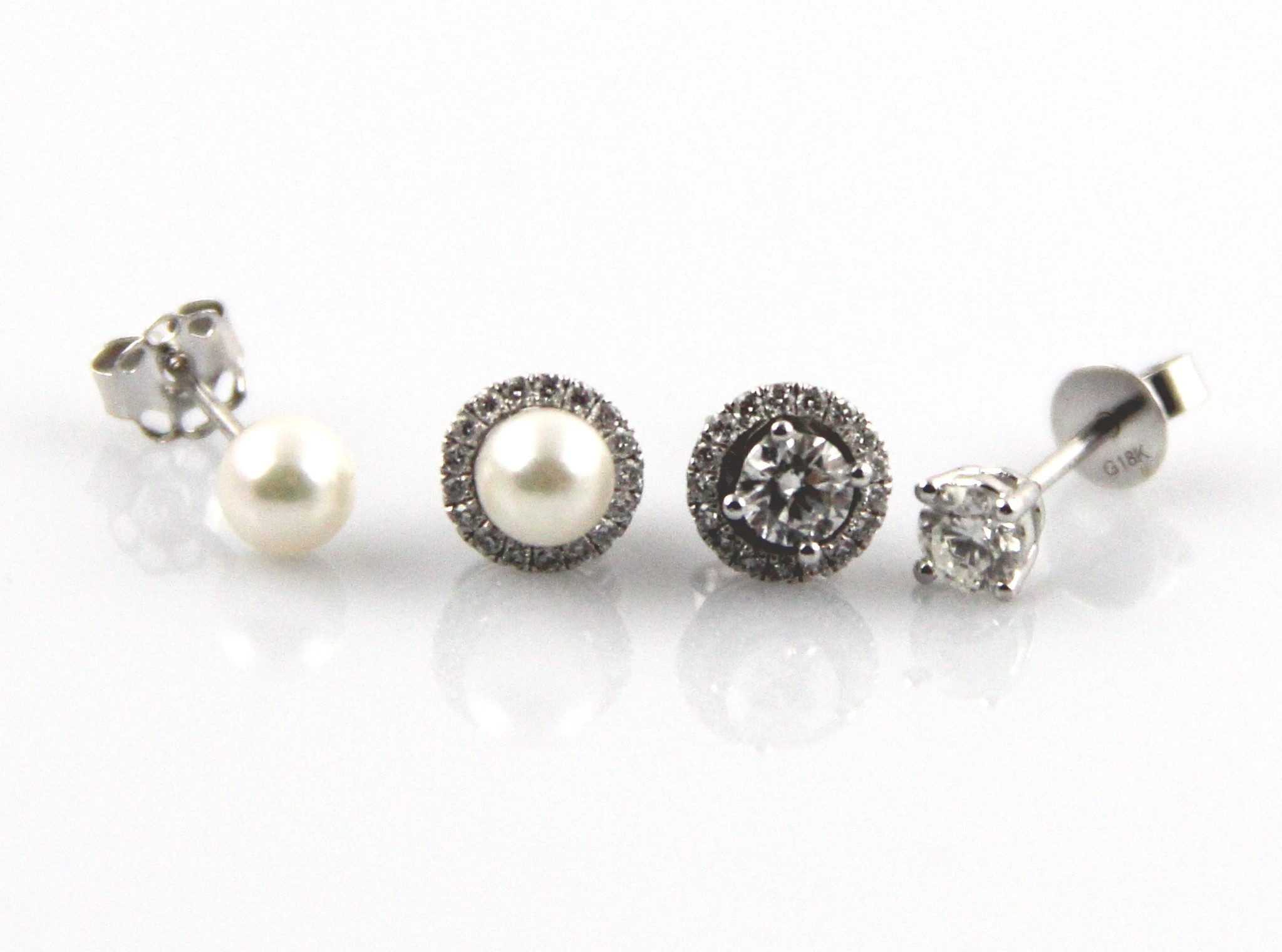 Set aus Diamantohrringen und Akoya-Perlenohrringen 2x0.21 ct - 2