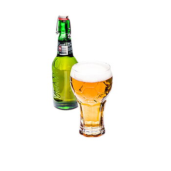 Fotbollsglas med öl och ölflaska