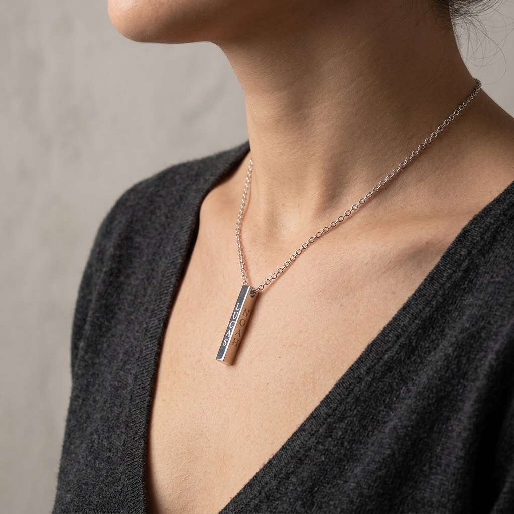 Fyrsidig stav, Halsband med gravyr - Silver - 6