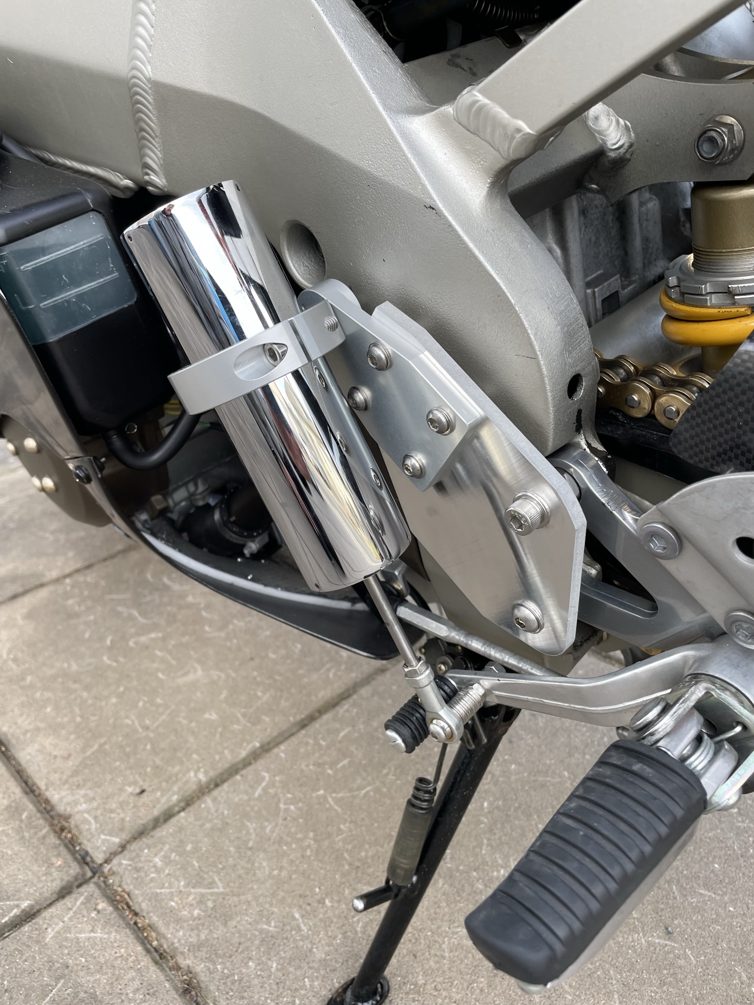 Kliktronic elektroniskt växling  via knappar på styret.  - 16