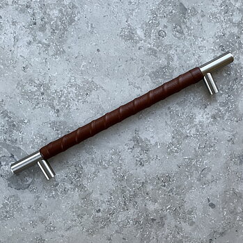 Läderhandtag Bar Twist 192 - Kastanj/Rostfri finish