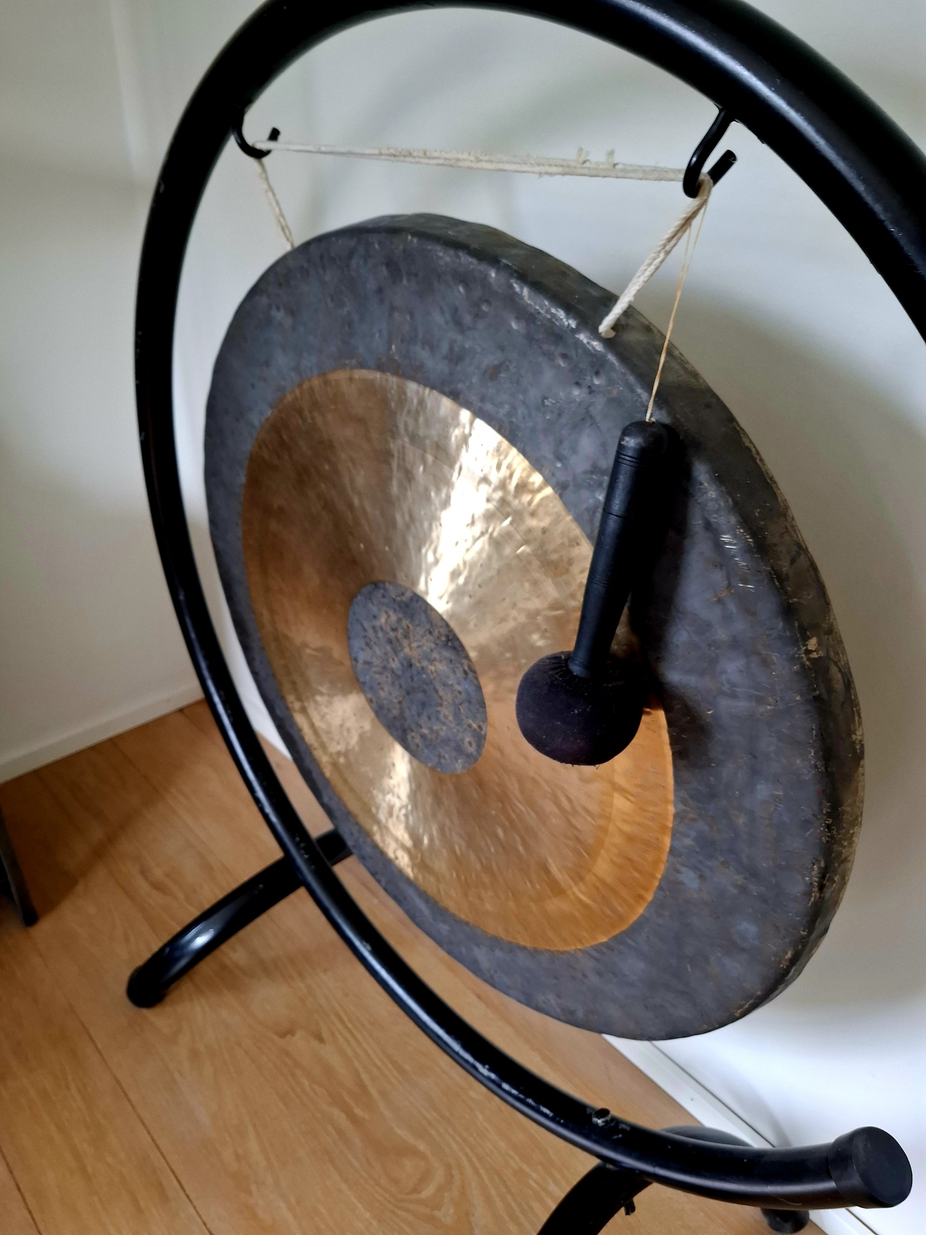 Chao Gong 76cm med stativ. - 2