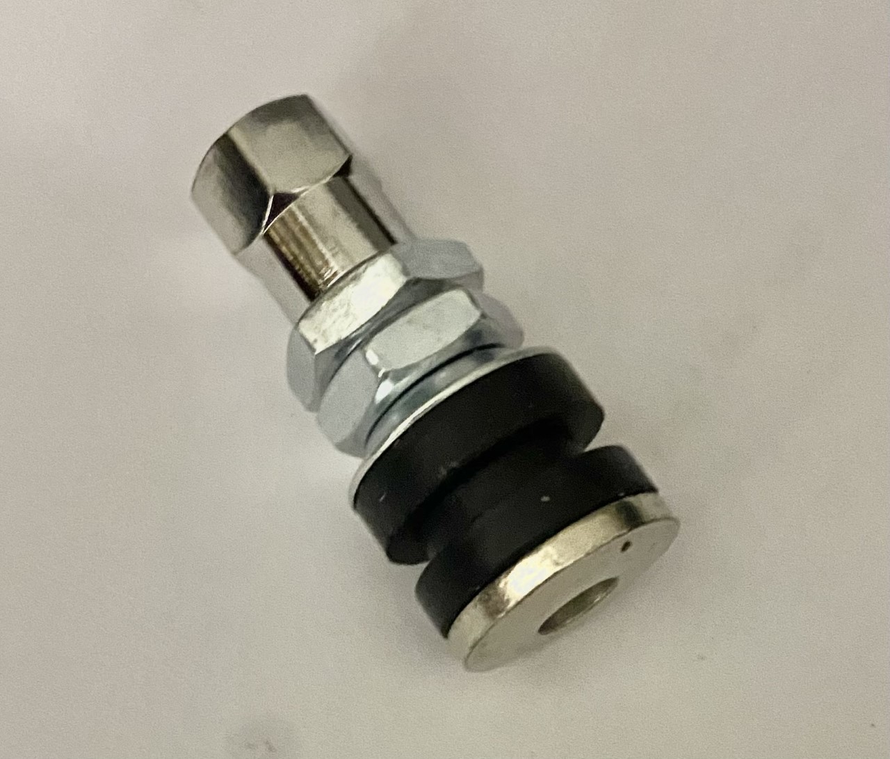 Tubeless valve straight