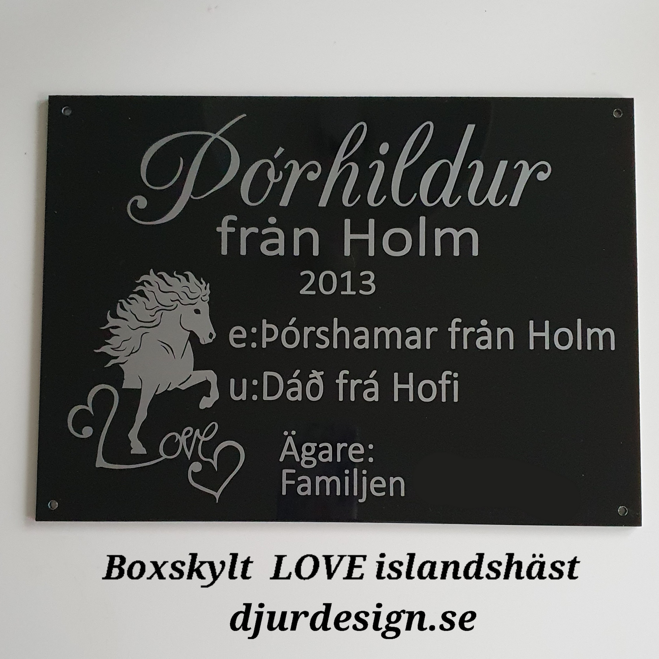 NR 11 Boxskylt islandhäst och Love
