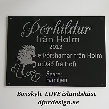 NR 11 Boxskylt islandhäst och Love