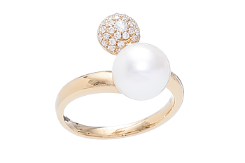 Akoya pearl ring set in 18K gold with diamonds