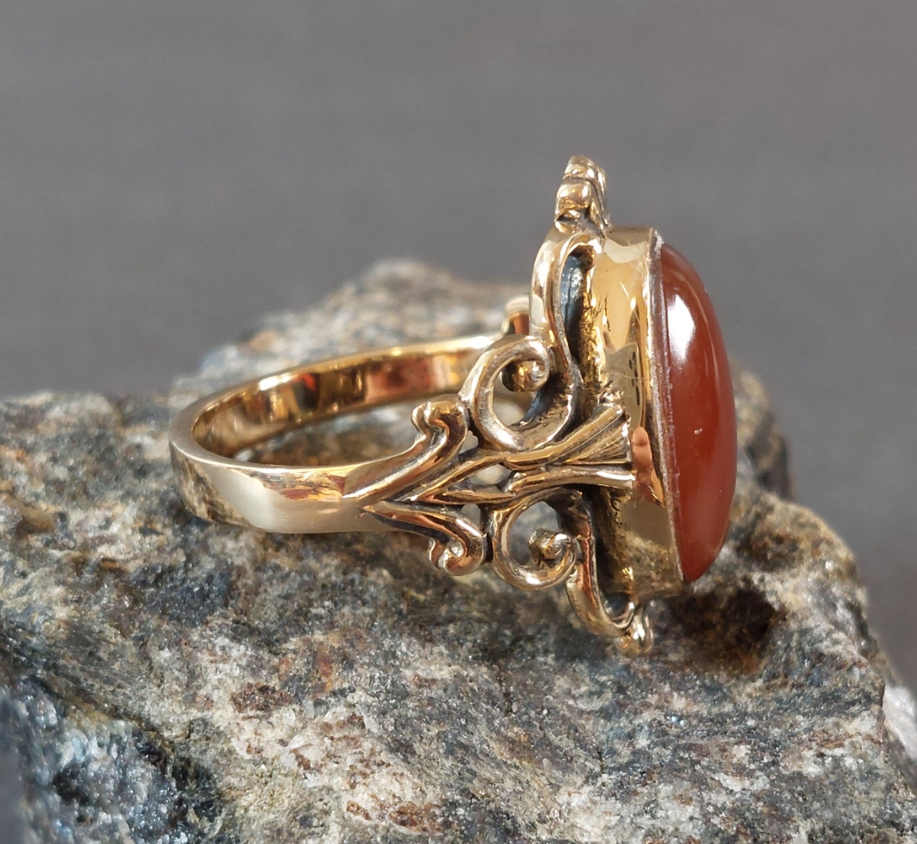 Bronsring med Oval Karneol - 2