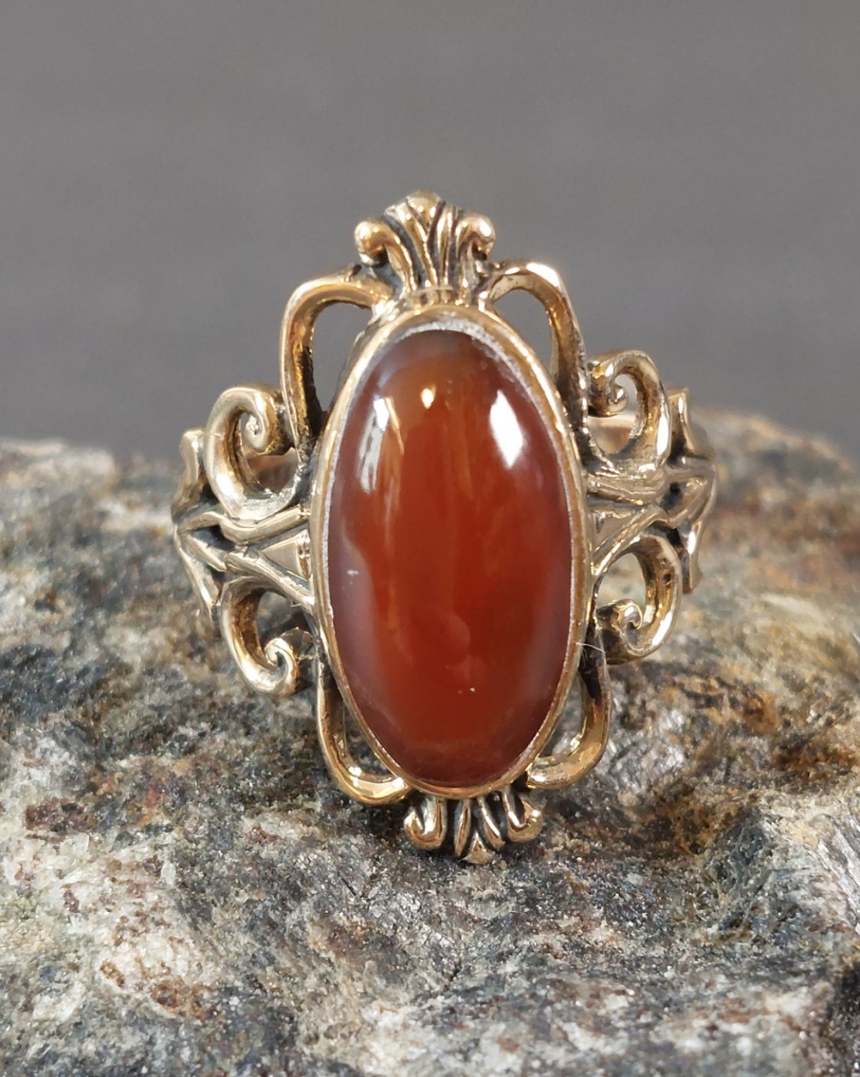 Bronsring med Oval Karneol
