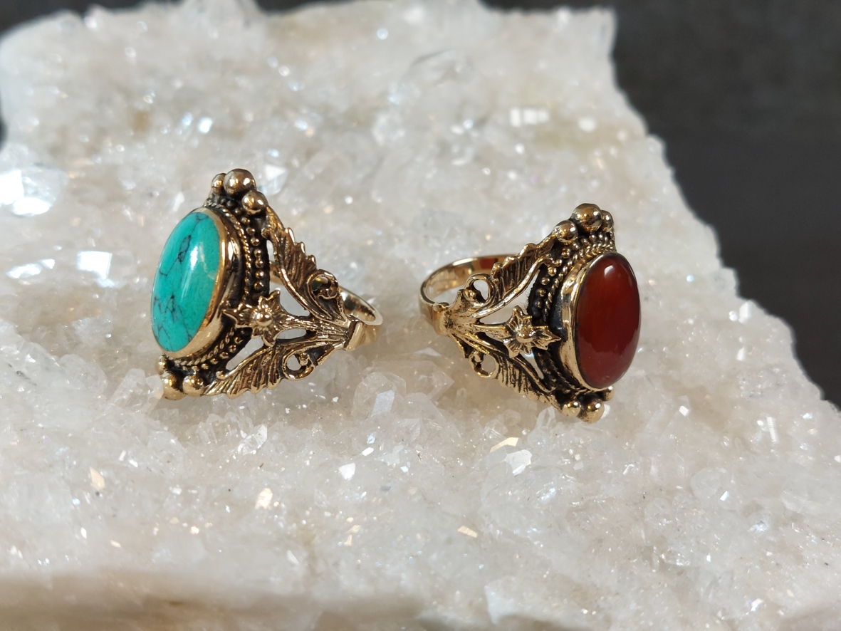 Bronsring med Oval Cabochon och blad - 2