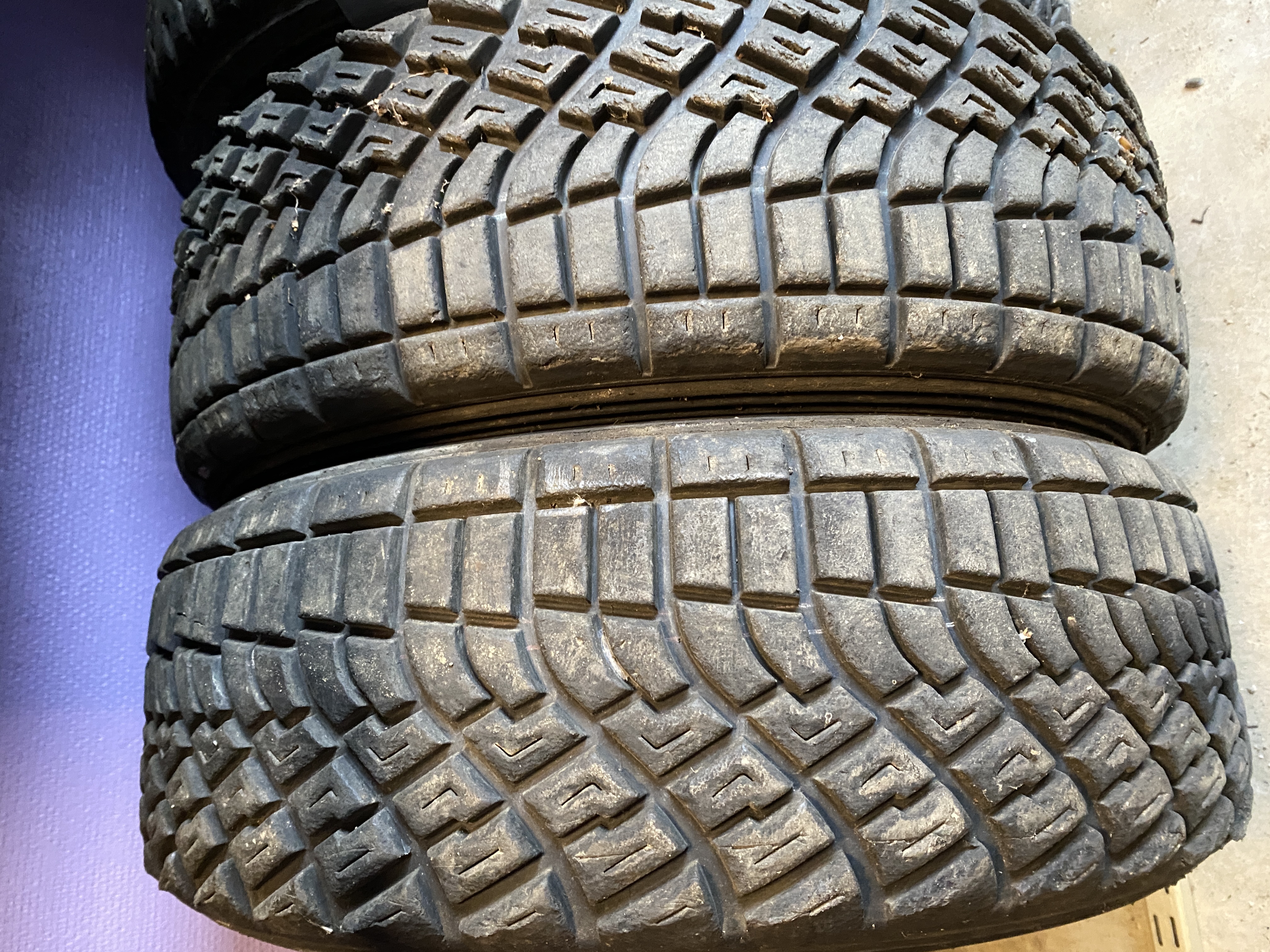 Kumho Ecsta 