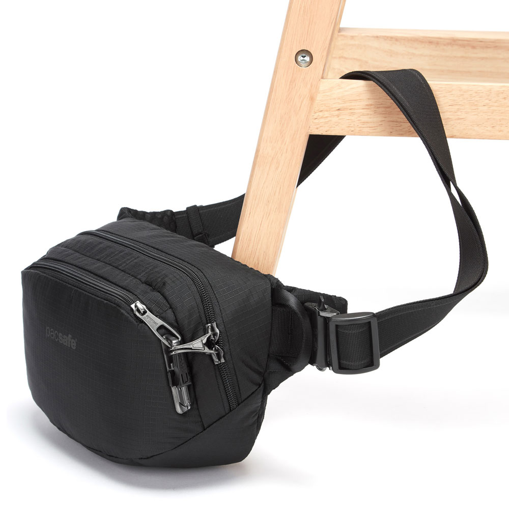Stöldsäker midjeväska - PACSAFE V Anti-Theft Hip Pack Black - 8