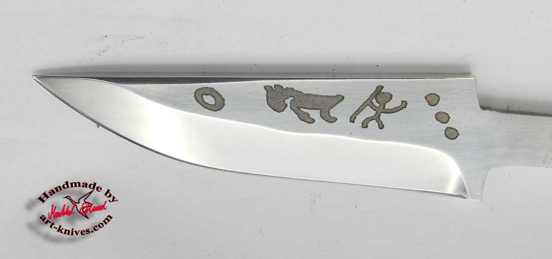 B22EH Petroglyphs blade - 2